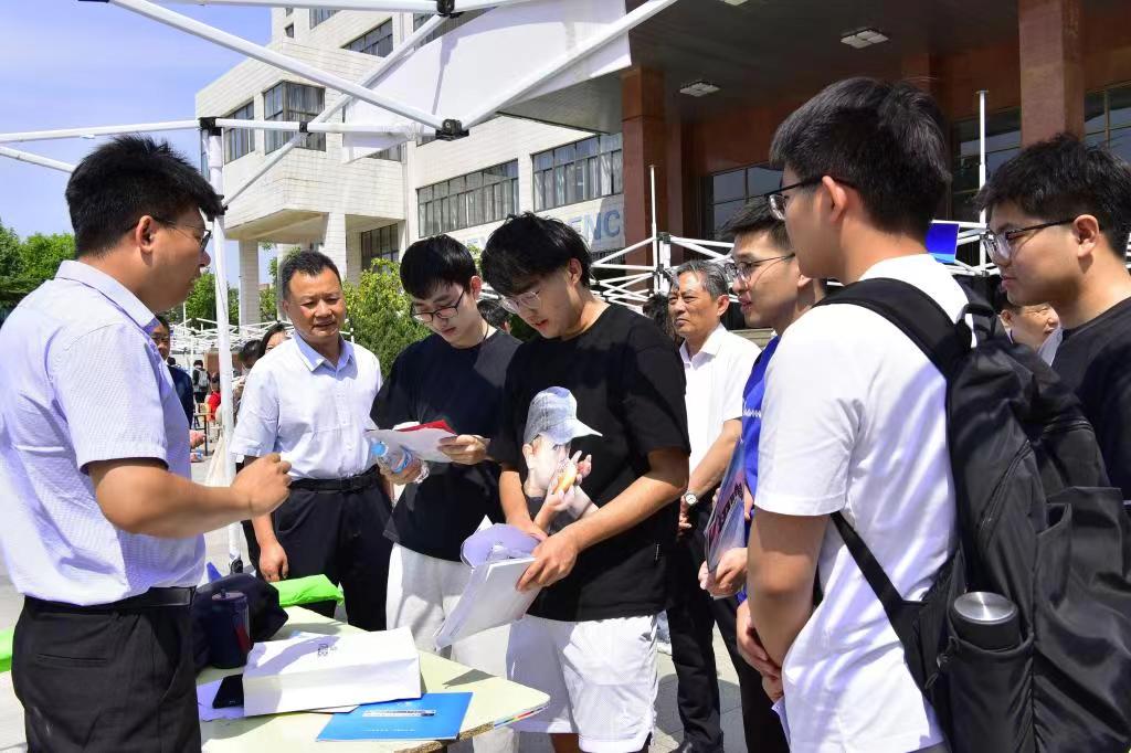 1715565244651074381.jpg 1715565244651074381.jpg